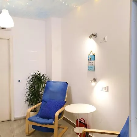 La Casa Del Colibri Youth (adults Only) *